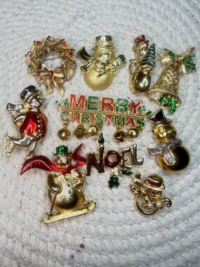 Christmas Brooch Lot of 10 | Gerry's Snowmen Bells Wreath | Vintage Craft Repair